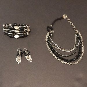 Necklace, bracelet and earring set